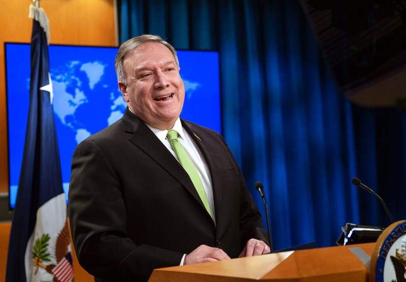 Ngoại trưởng Mỹ Mike Pompeo hôm 26/6 tuyên bố Mỹ sẽ áp đặt các hạn chế thị thực đối với các quan chức Trung Quốc liên quan và gia đình (Ảnh: AP). Ngoại trưởng Mỹ Mike Pompeo hôm 26/6 tuyên bố Mỹ sẽ áp đặt các hạn chế thị thực đối với các quan chức Trung Quốc liên quan và gia đình (Ảnh: AP).