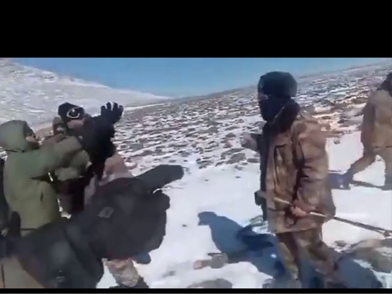 Binh lính hai bên Trung - Ấn xô xát nhau trong khu vực tranh chấp (Ảnh: Đa Chiều).