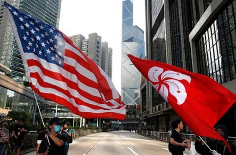 Do Trung Quốc ban hành và thực thi Luật An ninh Quốc gia cho Hồng Kông, quan hệ Mỹ - Hồng Kông trở nên rất tồi tệ (Ảnh: HK01).
