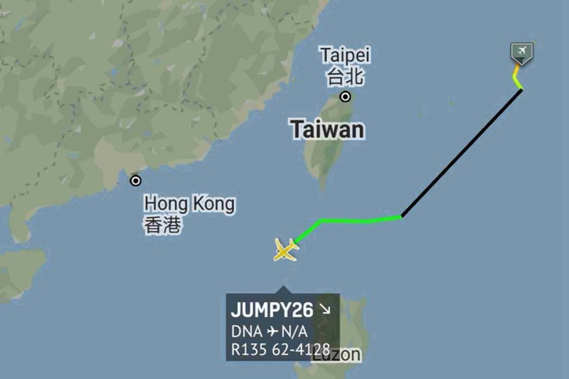 Đường bay của máy bay RC-135S hôm 26/8 giám sát cuộc tập trận của quân đội Trung Quốc gần đảo Hải Nam (Ảnh: Đa Chiều).