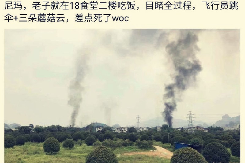 Máy bay rơi tạo thành nhiều đám cháy (Ảnh: Đa Chiều). Máy bay rơi tạo thành nhiều đám cháy (Ảnh: Đa Chiều).