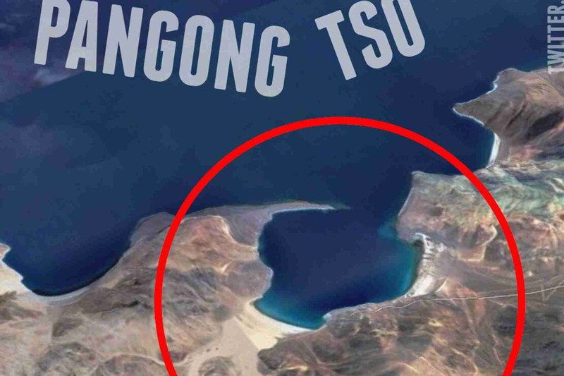 Khu vực bờ phía nam Hồ Pangong nơi xảy ra xung đột từ cuối tháng 8 đến nay (Ảnh: Đa Chiều). Khu vực bờ phía nam Hồ Pangong nơi xảy ra xung đột từ cuối tháng 8 đến nay (Ảnh: Đa Chiều).