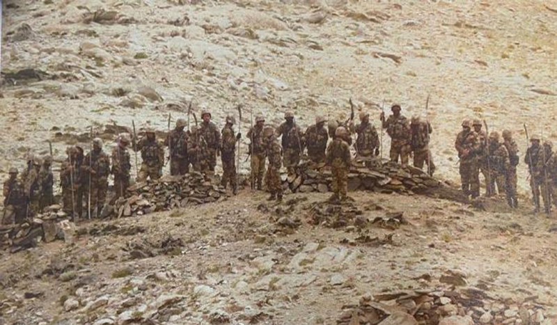 Ảnh do Ấn Độ công bố tố cáo lính Trung Quốc mang súng và gậy gộc, đao búa tiếp cận trận địa của Ấn Độ (Ảnh: Đa Chiều). Ảnh do Ấn Độ công bố tố cáo lính Trung Quốc mang súng và gậy gộc, đao búa tiếp cận trận địa của Ấn Độ (Ảnh: Đa Chiều).