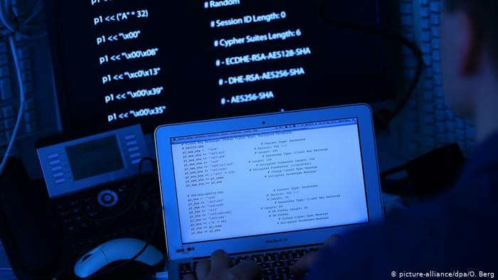 Bộ Tư pháp Mỹ nói tháng 10/2019, nhóm tin tặc đã đột nhập kho dữ liệu một trường đại học Đài Loan lấy cắp hồ sơ của 67 ngàn người (Ảnh: Deutsche Welle). Bộ Tư pháp Mỹ nói tháng 10/2019, nhóm tin tặc đã đột nhập kho dữ liệu một trường đại học Đài Loan lấy cắp hồ sơ của 67 ngàn người (Ảnh: Deutsche Welle).