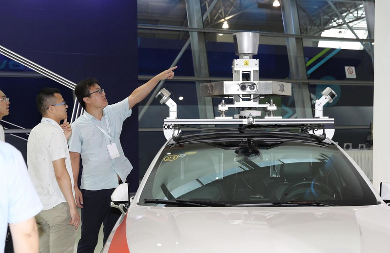 Trong lúc khó khăn, Huawei bắt đầu quay sang lĩnh vực sản xuất xe hơi thông minh (Ảnh: Đa Chiều). Trong lúc khó khăn, Huawei bắt đầu quay sang lĩnh vực sản xuất xe hơi thông minh (Ảnh: Đa Chiều).