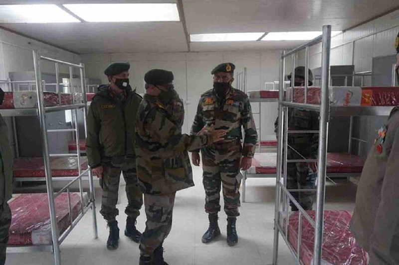 Bên trong phòng ở của binh sĩ quân đội Ấn Độ (Ảnh: Weibo). Bên trong phòng ở của binh sĩ quân đội Ấn Độ (Ảnh: Weibo).