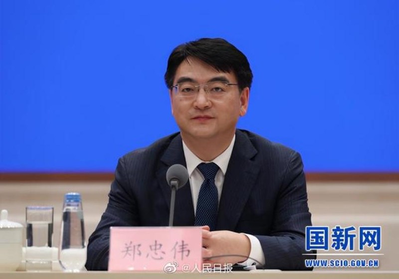 Ông Trịnh Trung Vĩ: Cho đến nay, tất cả những người sử dụng khẩn cấp vaccine SARS-CoV-2 đều không báo cáo có phản ứng bất lợi nghiêm trọng và một số nhân viên công tác ở các khu vực có nguy cơ cao không có báo cáo bị lây nhiễm (Ảnh: scio.gov.cn) Ông Trịnh Trung Vĩ: Cho đến nay, tất cả những người sử dụng khẩn cấp vaccine SARS-CoV-2 đều không báo cáo có phản ứng bất lợi nghiêm trọng và một số nhân viên công tác ở các khu vực có nguy cơ cao không có báo cáo bị lây nhiễm (Ảnh: scio.gov.cn)