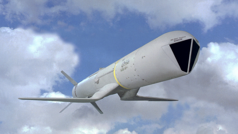 Tên lửa tấn công mục tiêu mặt đất phóng từ trên không AGM-84H/K SLAM-ER được Mỹ bán cho Đài Loan lần này với số lượng lớn (Ảnh: Dwnews).