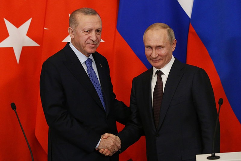 Ngày 10/11 Tổng thống Nga Vladimir Putin đã có cuộc điện đàm với Tổng thống Thổ Nhĩ Kỳ Recep Tayyip Erdogan để thảo luận về cuộc xung đột ở khu vực Nagorno-Karabakh, nhưng phía Nga đã không chấp nhận Thổ Nhĩ Kỳ triển khai quân đội tới Nagorno-Karabakh (Ảnh: Sohu). Ngày 10/11 Tổng thống Nga Vladimir Putin đã có cuộc điện đàm với Tổng thống Thổ Nhĩ Kỳ Recep Tayyip Erdogan để thảo luận về cuộc xung đột ở khu vực Nagorno-Karabakh, nhưng phía Nga đã không chấp nhận Thổ Nhĩ Kỳ triển khai quân đội tới Nagorno-Karabakh (Ảnh: Sohu).