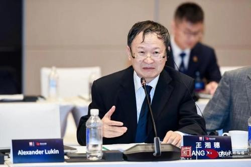 Giáo sư Vương Tương Tuệ tiết lộ một số người thân cận với ông Joe Biden đã tiếp xúc với phía Trung Quốc để thảo luận khởi động lại quan hệ Trung - Mỹ (Ảnh: nbd.com).