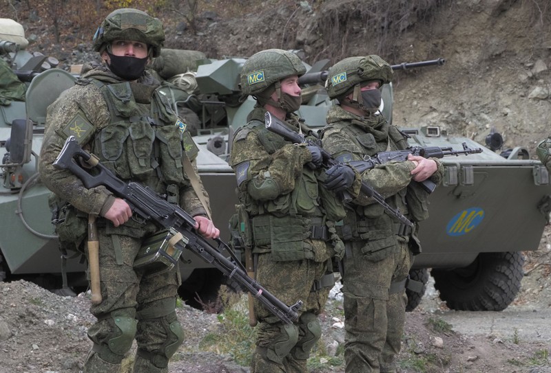 Quân đội Nga triển khai vào Nagorno-Karabakh để gìn giữ hòa bình (Ảnh: AP). Quân đội Nga triển khai vào Nagorno-Karabakh để gìn giữ hòa bình (Ảnh: AP).