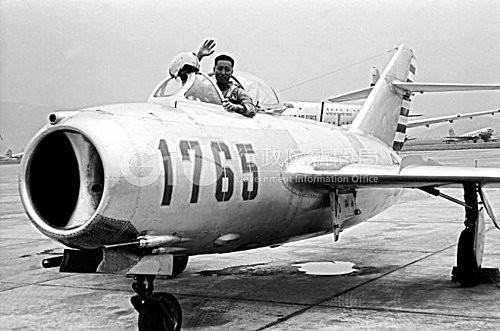Phi công Lý Thừa Tư lái chiếc MiG-15 chạy sang Đài Loan năm 1962 (Ảnh: Taiwannew).