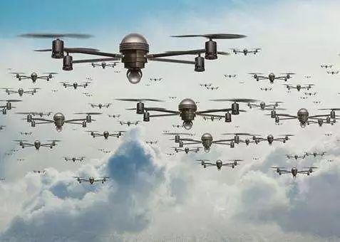 TRuyền thông Trung Quốc hiến kế sử dụng hàng đàn máy bay không người lái bao vây để chống lại máy bay trinh sát dân sự của Mỹ (Ảnh: Sina).