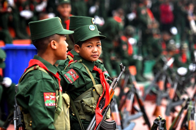 Tổ chức vũ trang "Quân đội thống nhất bang Wa" (UWSA) bị Ấn Độ cáo buộc thay mặt Trung Quốc củng hộ lực lượng phiến loạn chống chính phủ Ấn (Ảnh: AFP). Tổ chức vũ trang "Quân đội thống nhất bang Wa" (UWSA) bị Ấn Độ cáo buộc thay mặt Trung Quốc củng hộ lực lượng phiến loạn chống chính phủ Ấn (Ảnh: AFP).