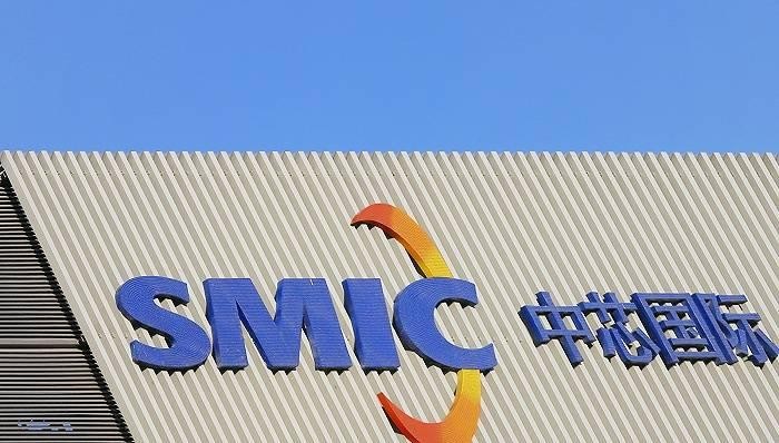 Ngày 18/12, Mỹ đã chính thức đưa công ty chế tạo chip bán dẫn hàng đầu Trung Quốc SMIC vào danh sách kiểm soát xuất khẩu (Ảnh: Sina). Ngày 18/12, Mỹ đã chính thức đưa công ty chế tạo chip bán dẫn hàng đầu Trung Quốc SMIC vào danh sách kiểm soát xuất khẩu (Ảnh: Sina).