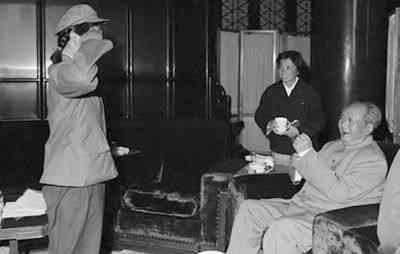 Lâm Đậu Đậu gặp Mao Trạch Đông (Ảnh: kanlishi). Lâm Đậu Đậu gặp Mao Trạch Đông (Ảnh: kanlishi).