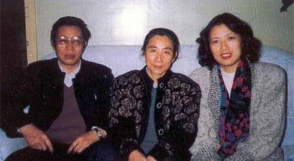 Vợ chồng Lâm Đậu Đậu và Trương Ninh, vợ chưa cưới của Lâm Lập Quả (phải). (Ảnh: VCG) Vợ chồng Lâm Đậu Đậu và Trương Ninh, vợ chưa cưới của Lâm Lập Quả (phải). (Ảnh: VCG)