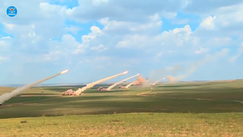 Hình ảnh Trung Quốc công bố về phóng tên lửa hành trình nhằm đe dọa Đài Loan (Ảnh: Dwnews).