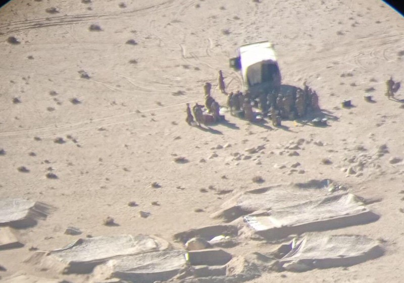 Lính Trung Quốc dựng lều trú quân trên tuyết ở khu vực biên giới tranh chấp (Ảnh: Dwnews). Lính Trung Quốc dựng lều trú quân trên tuyết ở khu vực biên giới tranh chấp (Ảnh: Dwnews).