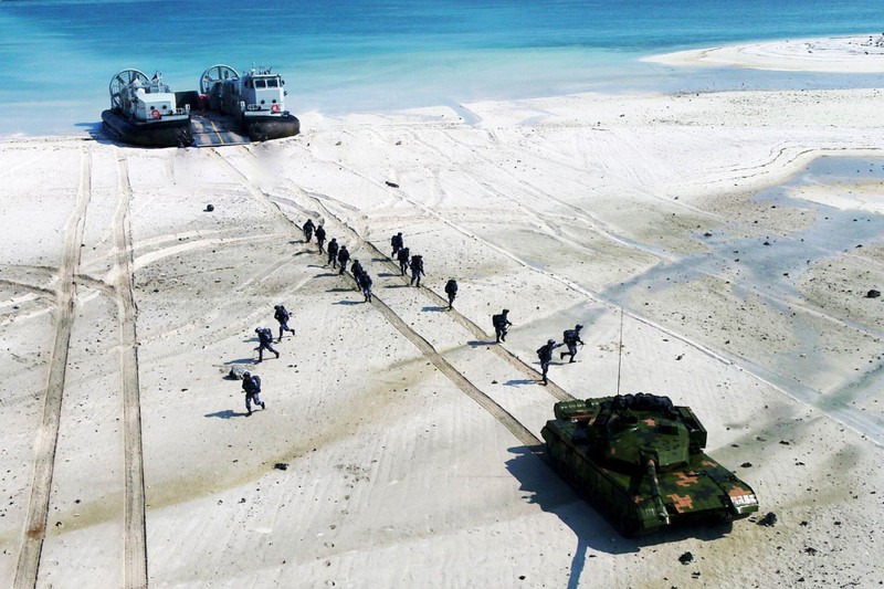 Quân đội Trung Quốc diễn tập đổ bộ (Ảnh: Dwnews). Quân đội Trung Quốc diễn tập đổ bộ (Ảnh: Dwnews).