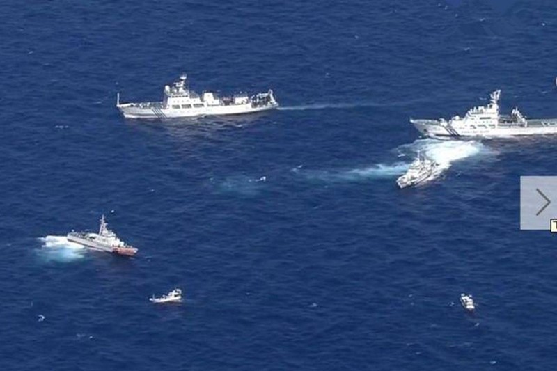 Tàu công vụ hai nước Nhật - Trung nhiều lần va chạm nhau trên vùng biển quần đảo Senkaku/Điếu Ngư (Ảnh: Dwnews).