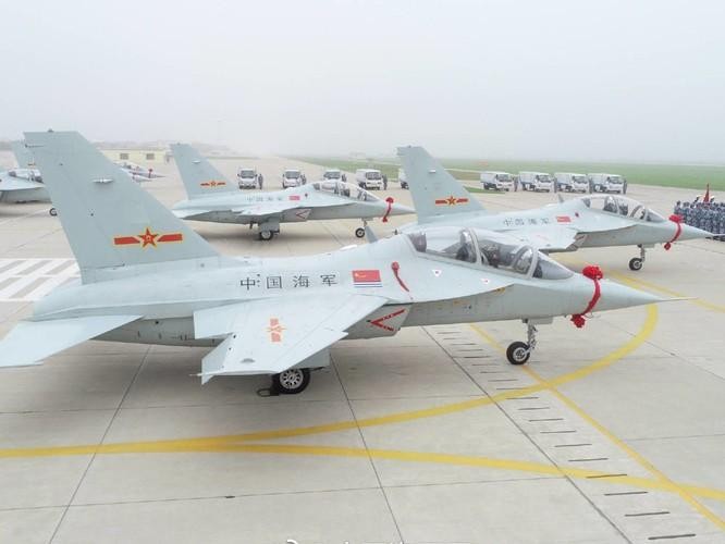 Máy bay huấn luyện cao cấp L-15 của Trung Quốc được lắp động cơ của Motor Sich (Ảnh: Dwnews). Máy bay huấn luyện cao cấp L-15 của Trung Quốc được lắp động cơ của Motor Sich (Ảnh: Dwnews).