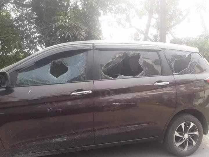 Xe hơi của chủ doanh nghiệp Trung Quốc bị đập phá (Ảnh: Sina). Xe hơi của chủ doanh nghiệp Trung Quốc bị đập phá (Ảnh: Sina).