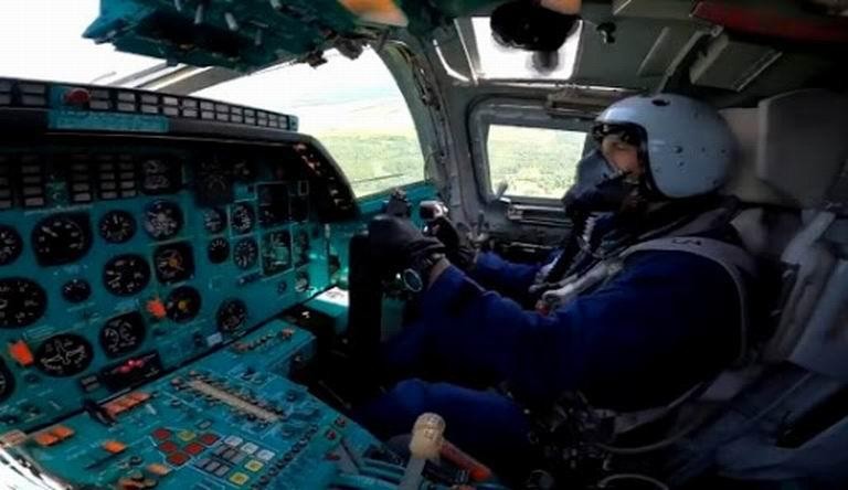 Phi công trong buồng lái chiếc Tu-22M3 (Ảnh: Sohu). Phi công trong buồng lái chiếc Tu-22M3 (Ảnh: Sohu).