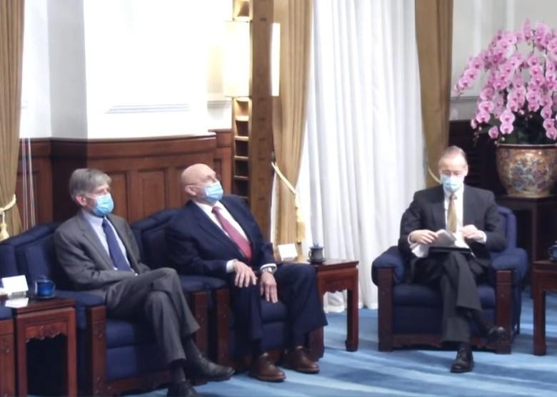 Các thanhfg viên trong đoàn Mỹ tại buổi tiếp kiến bà Thái Anh Văn (Ảnh: Đông Phương). Các thanhfg viên trong đoàn Mỹ tại buổi tiếp kiến bà Thái Anh Văn (Ảnh: Đông Phương).