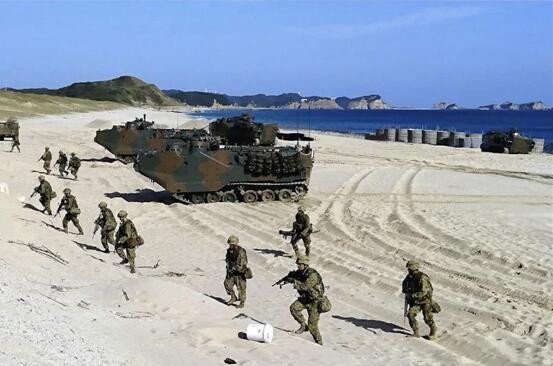 Lục quân Nhật diễn tập tác chiến bảo vệ đảo (Ảnh: Sohu). Lục quân Nhật diễn tập tác chiến bảo vệ đảo (Ảnh: Sohu).