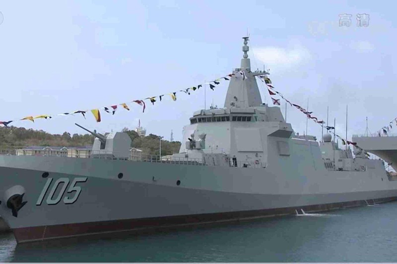 Tàu khu trục Type 055 Đại Liên (Ảnh: CCTV).