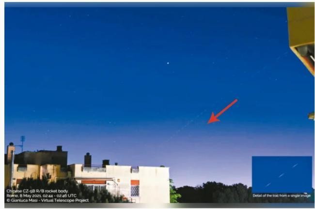 Ảnh chụp các mảnh vỡ bốc cháy khi ngang qua Italy đêm 8/5 (Ảnh: virtualtelescope.eu).