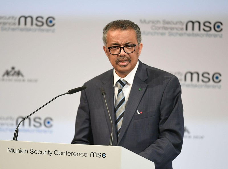 Phát biểu tại Hội nghị An ninh Munic ngày 15/2/2020, ông Tedros Adhanom ca ngợi Trung Quốc đã chấp nhận hy sinh, trả giá đắt để giúp thế giới có thời gian chuẩn bị, làm chậm tốc độ lây lan của đại dịch COVID-19 (Ảnh: Reuters). Phát biểu tại Hội nghị An ninh Munic ngày 15/2/2020, ông Tedros Adhanom ca ngợi Trung Quốc đã chấp nhận hy sinh, trả giá đắt để giúp thế giới có thời gian chuẩn bị, làm chậm tốc độ lây lan của đại dịch COVID-19 (Ảnh: Reuters).