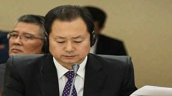 Người được cho là Đổng Kinh Vĩ tại một hội nghị (Ảnh: Vision Times).