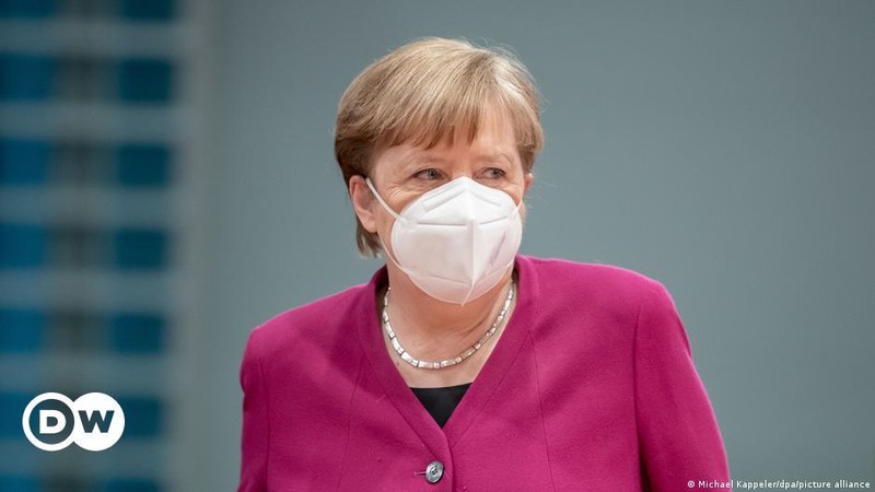 Bà Angela Merkel tiêm vaccine AstraZeneca liều một, liều hai tiêm Moderna (Ảnh: Deutsche Welle ). Bà Angela Merkel tiêm vaccine AstraZeneca liều một, liều hai tiêm Moderna (Ảnh: Deutsche Welle ).
