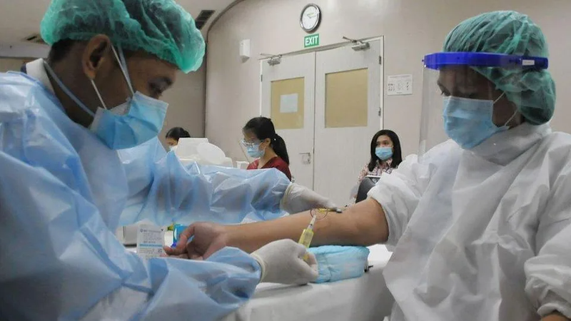 Các chuyên gia y tế Indonesia đề nghị tiêm thêm mũi Sinovac thứ 3 để đảm bảo hiệu quả phòng COVID-19 (Ảnh: Yahoo). Các chuyên gia y tế Indonesia đề nghị tiêm thêm mũi Sinovac thứ 3 để đảm bảo hiệu quả phòng COVID-19 (Ảnh: Yahoo).