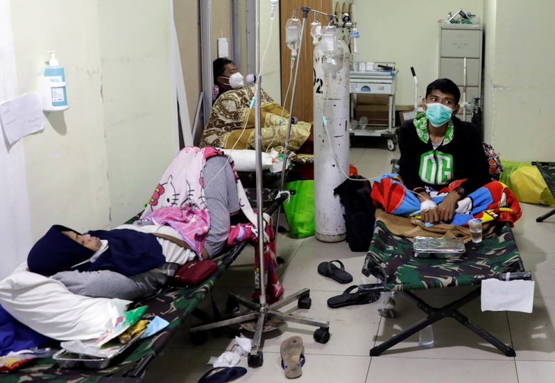 Tình cảnh phổ biến tại các bệnh viện ở Indonesia hiện nay (Ảnh: CNA). Tình cảnh phổ biến tại các bệnh viện ở Indonesia hiện nay (Ảnh: CNA).