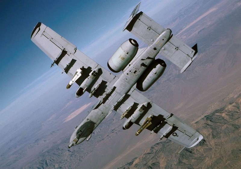 A-10 được trang bị hỏa lực mạnh (Ảnh: USAirforce).