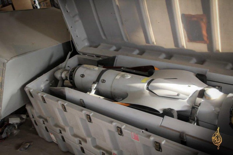 Một máy bay không người lái trinh sát "Scan Eagle" còn nguyên trong hộp bị Taliban thu giữ (Ảnh: jsxw). Một máy bay không người lái trinh sát "Scan Eagle" còn nguyên trong hộp bị Taliban thu giữ (Ảnh: jsxw).