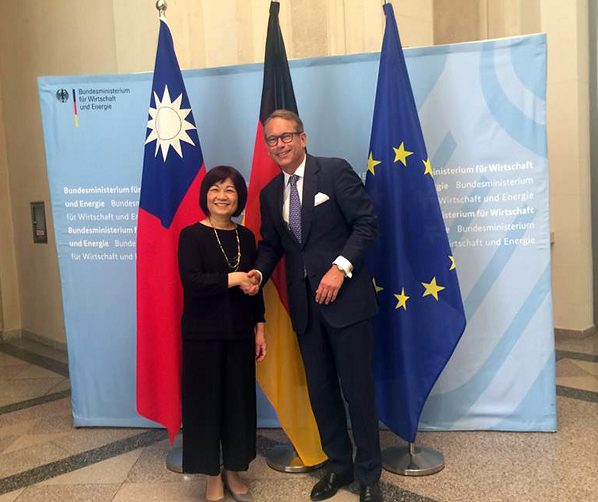 Chiến lược Ấn Độ Dương - Thái Bình Dương mới của EU đề ra mục tiêu đạt được một hiệp định với Đài Loan - điều Trung Quốc kịch liệt phản đối (Ảnh: CNA). Chiến lược Ấn Độ Dương - Thái Bình Dương mới của EU đề ra mục tiêu đạt được một hiệp định với Đài Loan - điều Trung Quốc kịch liệt phản đối (Ảnh: CNA).