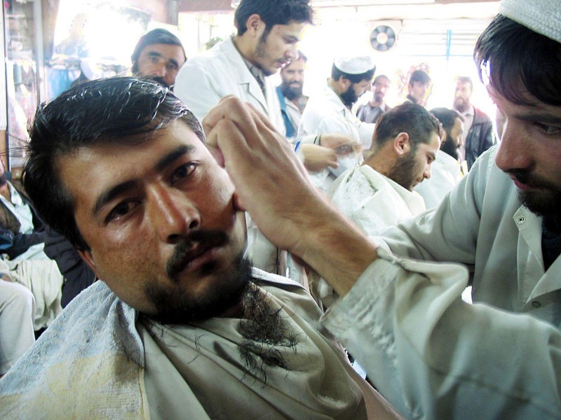 Việc cắt tóc, cạo râu của đàn ông Afghanistan hiện đã bị cấm (Ảnh: Chinatimes). Việc cắt tóc, cạo râu của đàn ông Afghanistan hiện đã bị cấm (Ảnh: Chinatimes).