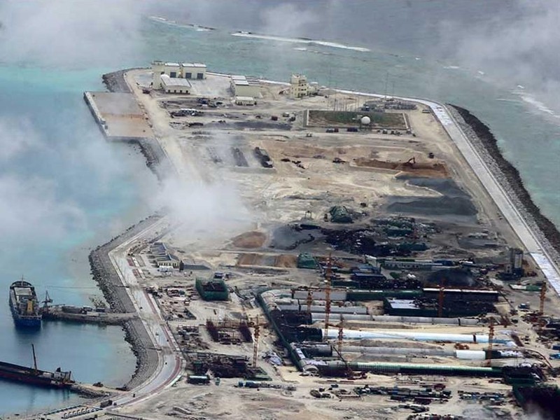 Các cá nhân và thực thể Trung Quốc tham gia hoạt động lấp biển tạo đảo ở Biển Đông sẽ bị Mỹ trừng phạt (Ảnh: VOA). Các cá nhân và thực thể Trung Quốc tham gia hoạt động lấp biển tạo đảo ở Biển Đông sẽ bị Mỹ trừng phạt (Ảnh: VOA).