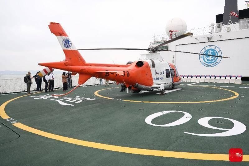 Tàu mang theo các máy bay trực thăng (Ảnh: 163.com). Tàu mang theo các máy bay trực thăng (Ảnh: 163.com).