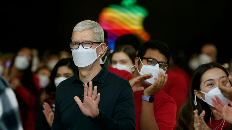 Giám đốc điều hành Apple Tim Cook năm 2016 đã ba lần bay tới Bắc Kinh để tìm kiếm một thỏa thuận bí mật với Trung Quốc (Ảnh: AP).