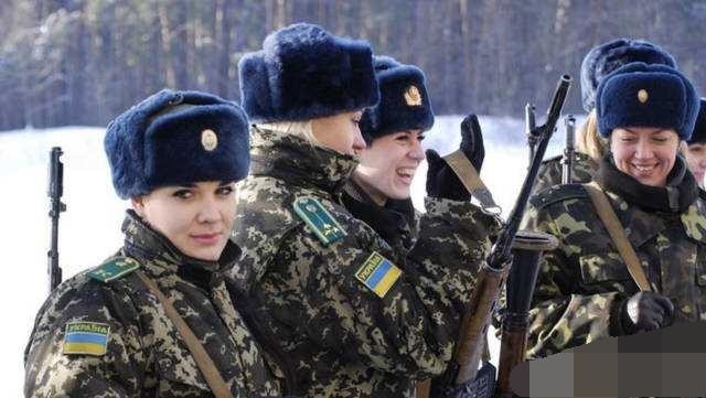 Phụ nữ chiếm tỷ lệ rất lớn trong Quân đội thường trực Ukraine (Ảnh: Sohu). Phụ nữ chiếm tỷ lệ rất lớn trong Quân đội thường trực Ukraine (Ảnh: Sohu).