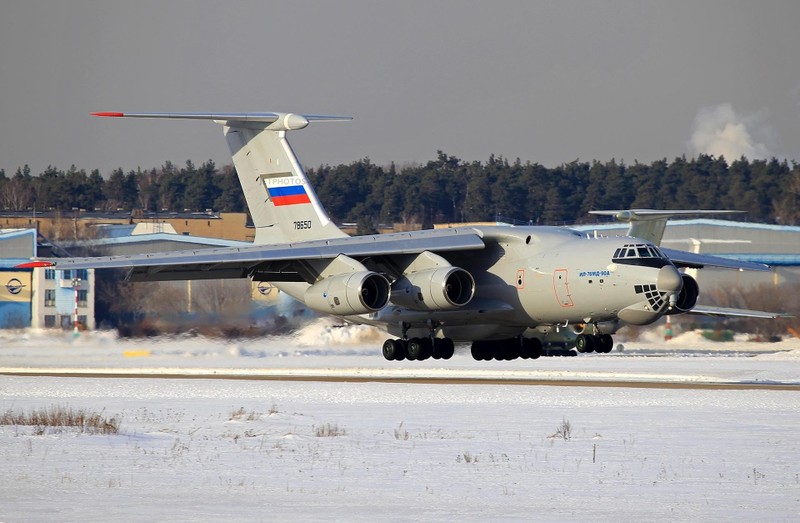 Máy bay vận tải quân sự mới nâng cấp Il-76MD-90A lần đầu tiên được đưa vào sử dụng (Ảnh: Sohu).