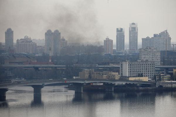 Trụ sở Bộ Quốc phòng Ukraine ở Kiev bị trúng tên lửa (Ảnh: Reuters). Trụ sở Bộ Quốc phòng Ukraine ở Kiev bị trúng tên lửa (Ảnh: Reuters).