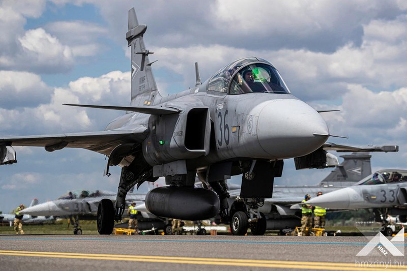 Máy bay Saab JAS-39 Gripen của Hungary. Máy bay Saab JAS-39 Gripen của Hungary.