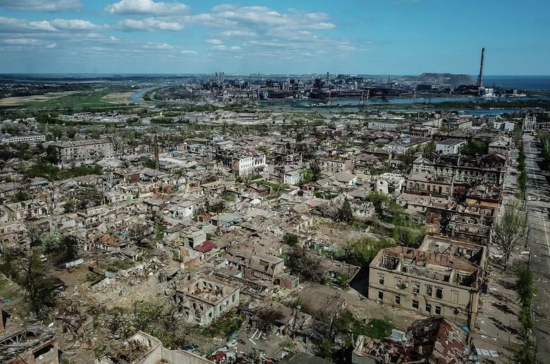 Nhà máy thép Azovstal bị tàn phá nặng nề. Nhà máy thép Azovstal bị tàn phá nặng nề.