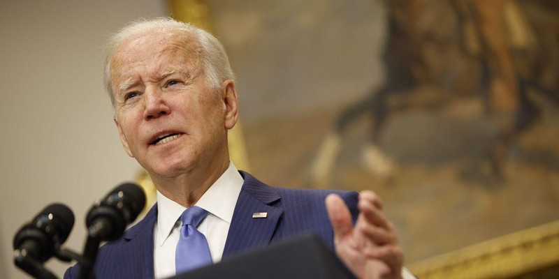 Ông Biden muốn Quốc hội thông qua đề án viện trợ gần 40 tỉ USD gấp cho Ukraine . Ông Biden muốn Quốc hội thông qua đề án viện trợ gần 40 tỉ USD gấp cho Ukraine .